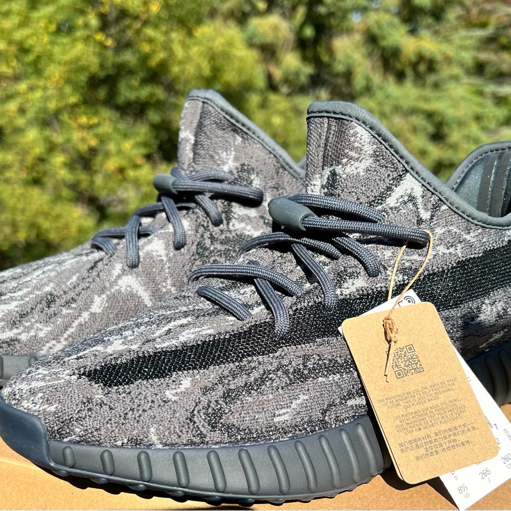 Men’s Yeezy Boost 350 V2